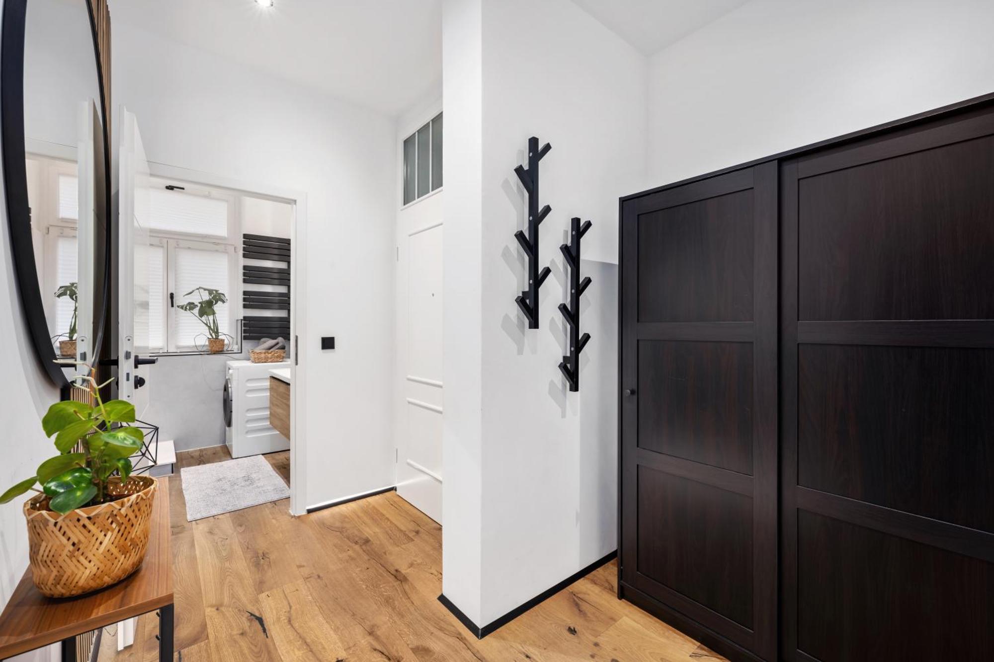 Edler Wohnraum Luxurioeses Stadtstudio Mit Balkon, Kaffeevollautomat & Klima Zwickau Luaran gambar