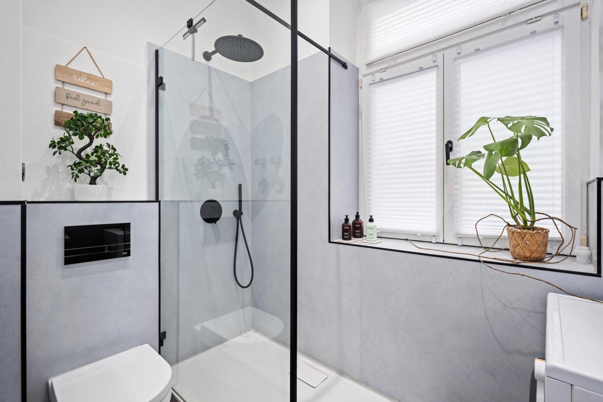 Edler Wohnraum Luxurioeses Stadtstudio Mit Balkon, Kaffeevollautomat & Klima Zwickau Luaran gambar