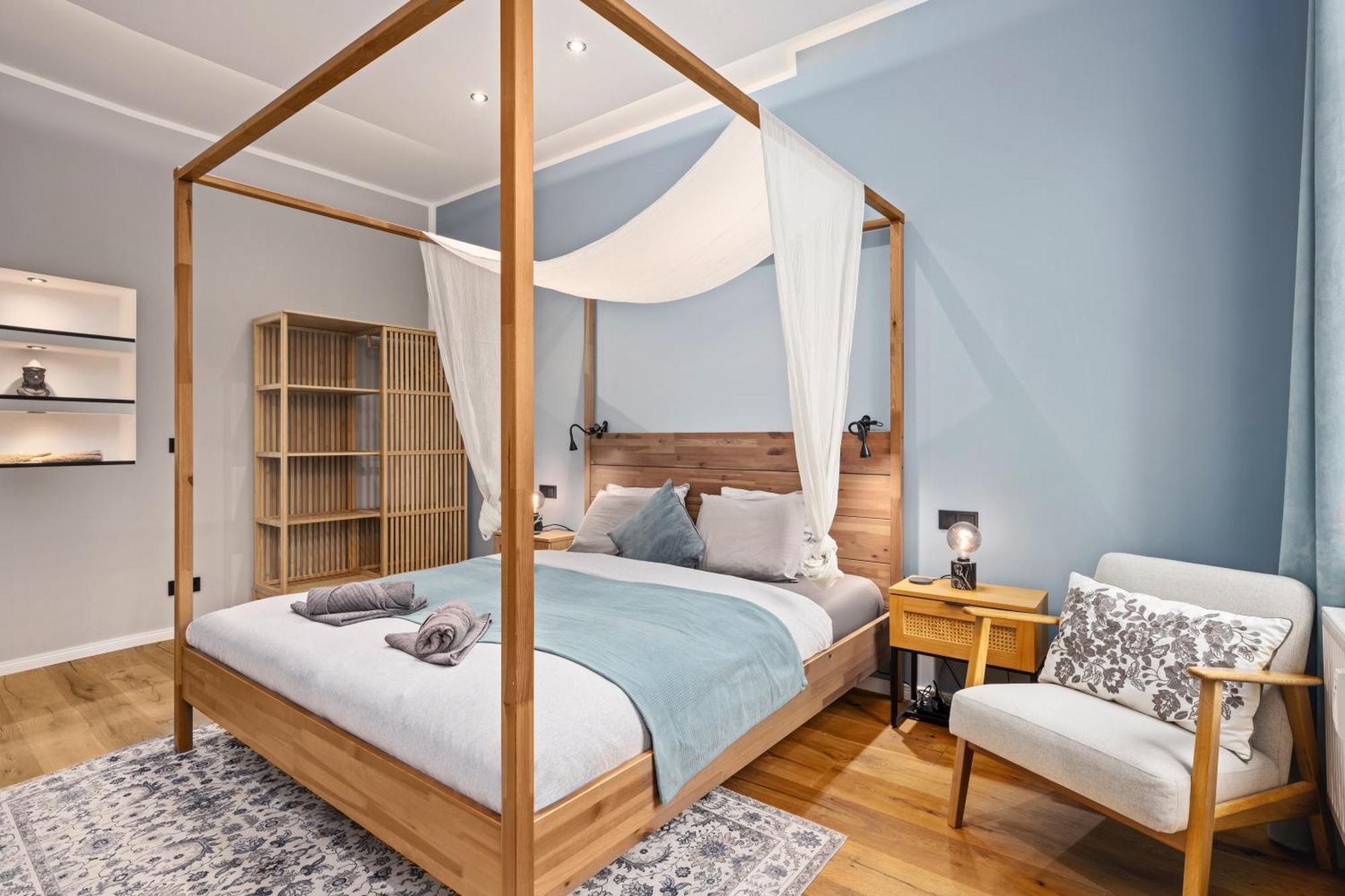 Edler Wohnraum Luxurioeses Stadtstudio Mit Balkon, Kaffeevollautomat & Klima Zwickau Luaran gambar