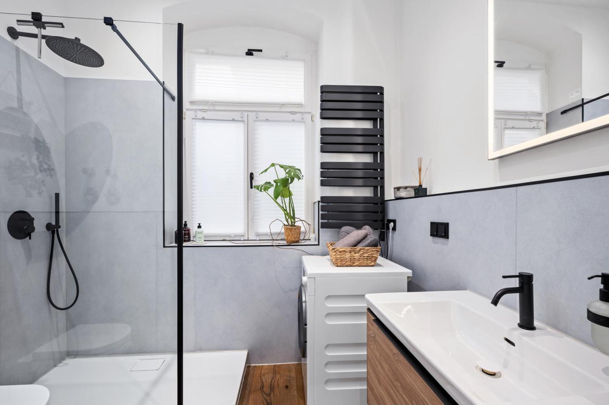 Edler Wohnraum Luxurioeses Stadtstudio Mit Balkon, Kaffeevollautomat & Klima Zwickau Luaran gambar